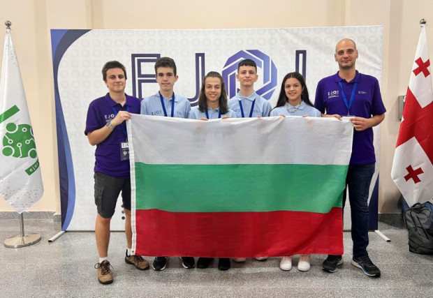 България спечели 4 медала в Европейска младежка олимпиада по информатика