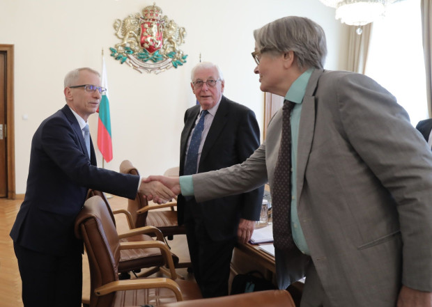 България очаква становище на Венецианската комисия за внесените в Народното