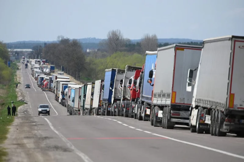 Полша, Унгария и Словакия се опълчиха на ЕК за вноса на украинско зърно – продължават забраната