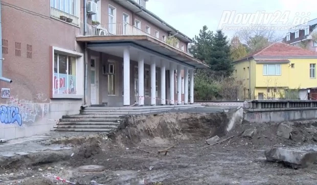 Вместо да режат лента, препроектират улица "Даме Груев", кметът ядосан