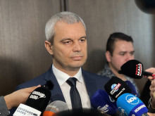 Костадинов: Тагарев е министър на отбраната на Украйна