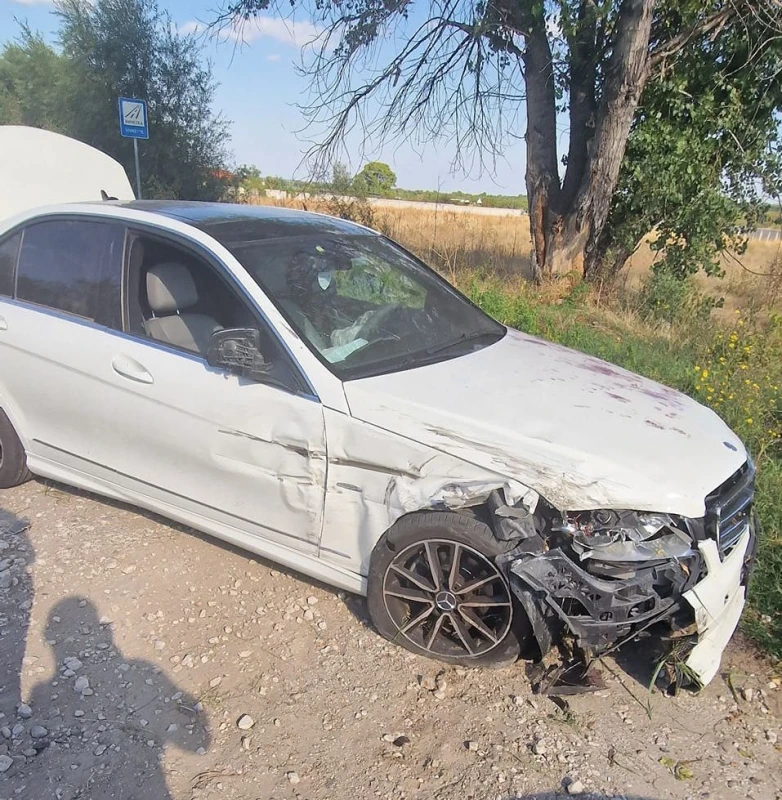 Две коли са размазани до Пловдив, хвърчали са и гуми