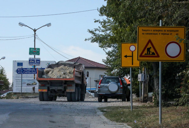 На прага на академичната година - Варненският свободен университет е блокиран