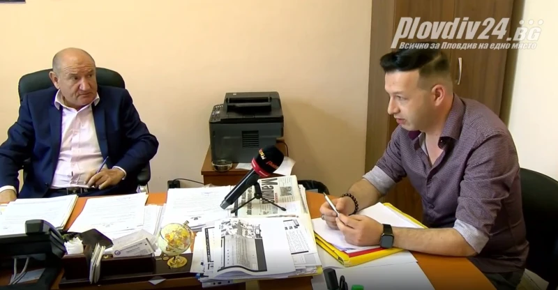 Бутат част от терасата на читалището заради ремонта на ул. "Даме Груев"