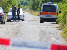 Мъж застреля жена си и дъщеря си в Пазарджишко, след което се самоуби