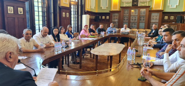 </TD
>Кметът на Община Пловдив проведе консултации за състава на секционните