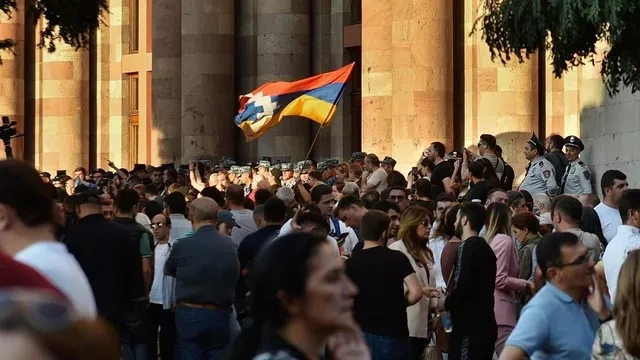 Протестиращи в Армения искат Русия да се намеси в "решаването на конфликта" в Нагорни Карабах
