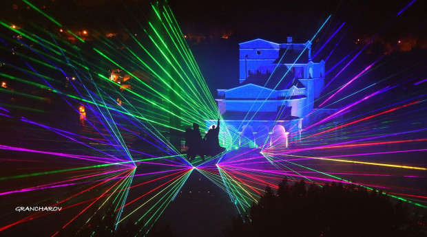 3D-мапинг, лазерно шоу и парти с DJ K.I.K.O. ден след честванията за Независимостта в Търново