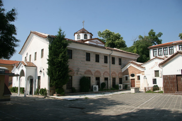 TD Арменската общност в Пловдив отменя културната програма предвидена за храмовия