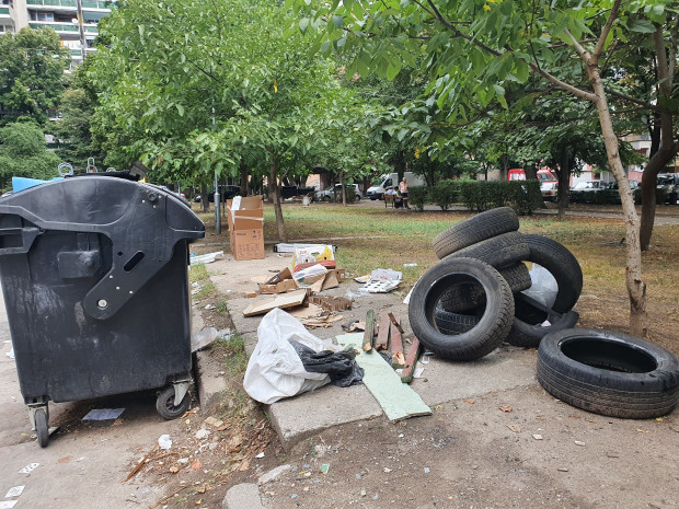 TD Чистота продължава да събира едрогабаритни отпадъци по кварталите За да