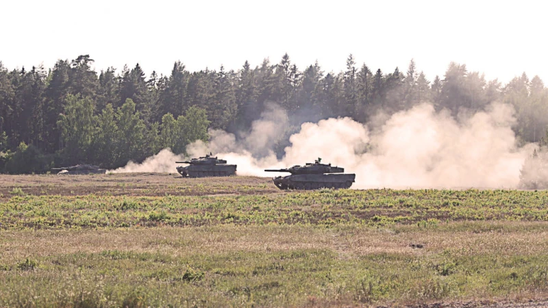 Швеция достави на Украйна 10 танка Strv 122