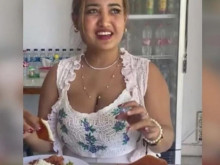 2 години затвор за мюсюлманка: Богохулствала и яла свинско в TikTok