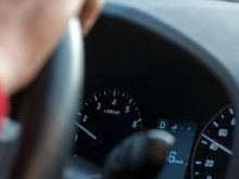 Две деца откраднаха автомобил и го подкараха, но не стигнаха далече