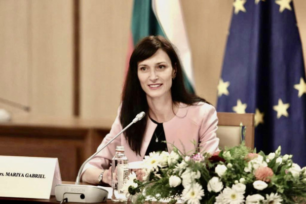Вицепремиерът и външен министър на България Мария Габриел честити Деня