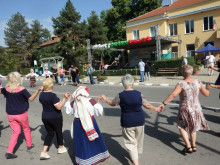 Повече от 1000 самодейци се изявяват на фолклорен събор в село Ценово