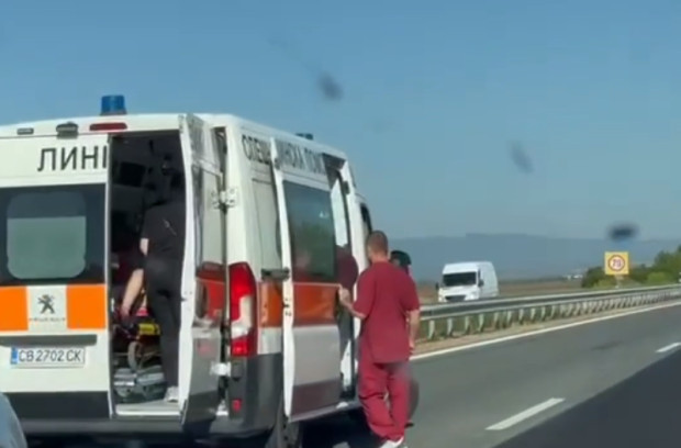 </TD
> Тежка катастрофа с моторист е станала  на пътя Пловдив
