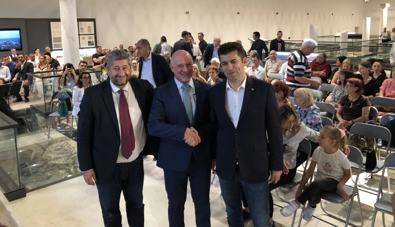 Ивайло Старибратов бе официално представен като кандидат за кмет на Пловдив от ПП/ДБ