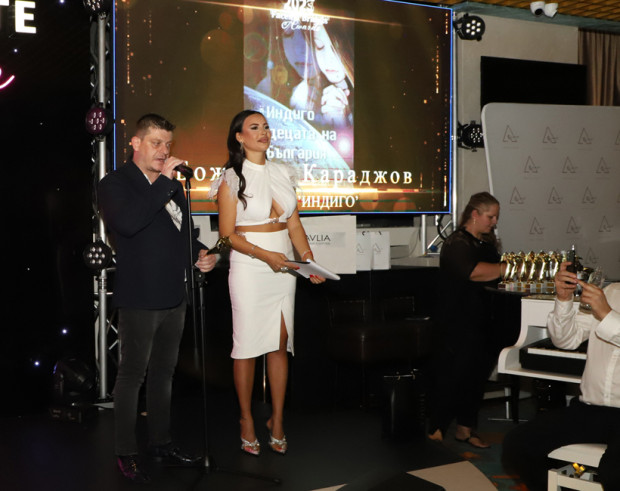 Известният Божидар Караджов бе удостоен с уникална статуетка на наградите