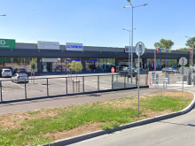 Шофьорка звънна в полицията, след като видя какво са сторили с аудито й пред новия голям търговски център в Пловдив