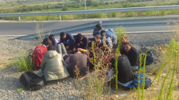 </TD
>Поредна гонка с мигранти край Пловдив. Малко преди 6.00 часа