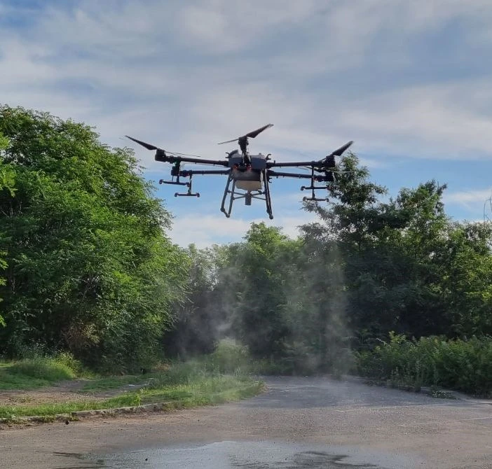 С дрон продължават пръскането срещу комари над бургаските езера