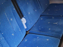 Нарязаха чисто нови седалки във влак на БДЖ