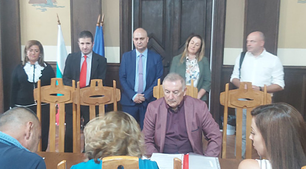 </TD
>БСП - Бургас официално регистрира в Общинската избирателна комисия листата