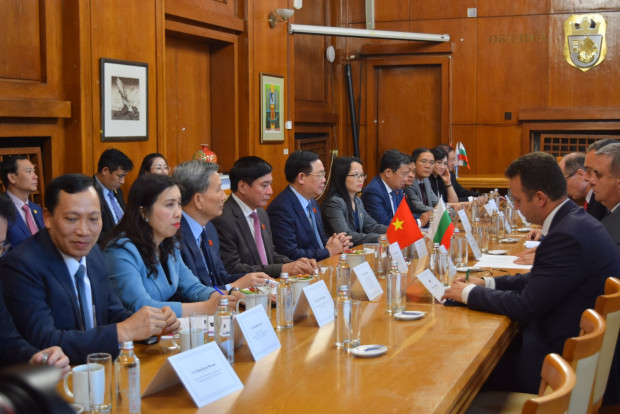 Бургас прие официална делегация от Виетнам
