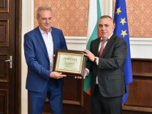 Кметът Стефан Радев получи грамота от РАО "Тракия"