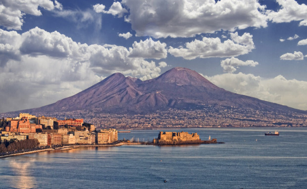 Силно земетресение удари вулканичните полета край Неапол в Италия