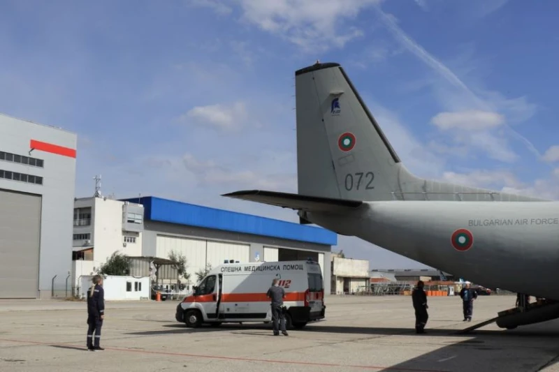 Военнослужещи от ВВС успешно извършиха медицинска евакуация на тежко болен пациент със "Спартан"