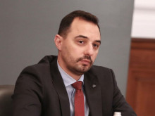 Министър Богданов: Създаваме условия, с които да върнем българи от чужбин...