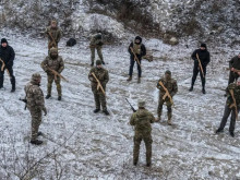 Украински войници недоволни от обучението: Инструктори от НАТО търсят в ...