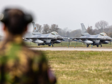 Нидерландия праща първата партида F-16 на Украйна догодина