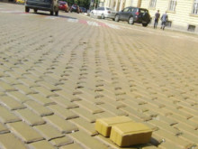 Пускат движението в ремонтиран участък от трасето с жълти павета в София