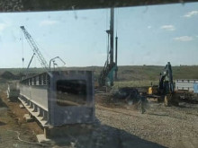 Освен през Кримския мост: Русия се свързва с жп линия към контролираните градове в Южна Украйна