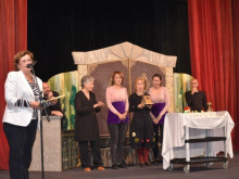 Кметът на Ловеч поздрави кукления театър на Ловчанско читалище по повод н...