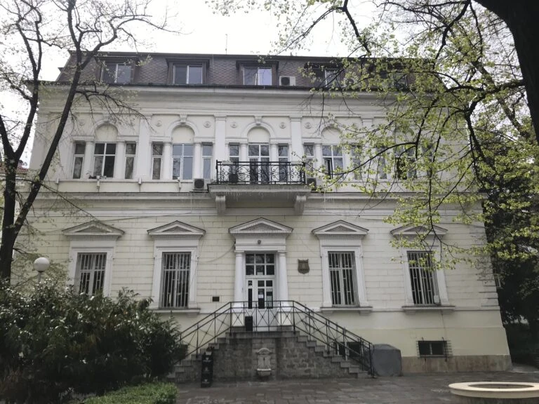 Притеснени родители обсъждат качеството на храната в детските заведения в "Централен"