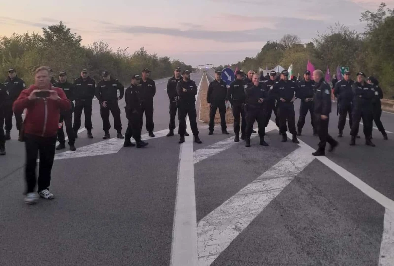 Протестиращи енергетици блокираха важни пътни артерии в Старозагорско