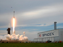 SpaceX подписа договор със САЩ за предоставяне на сателитни комуникации з...