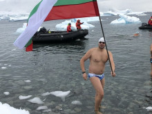Петър Стойчев се впуска в ледено предизвикателство в Монголия