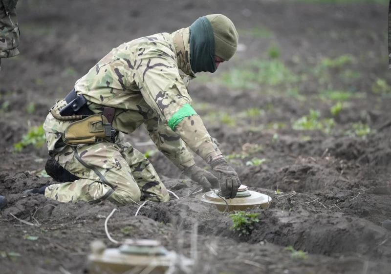 Швейцария отпуска многомилиарден пакет помощ на Украйна за разчистване на противопехотни мини