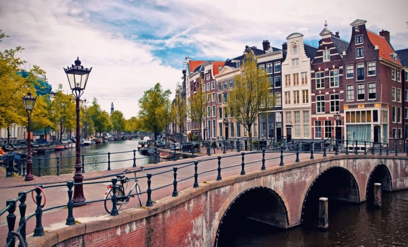 Амстердам въвежда най-високата туристическа такса в Европа