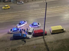Автомобил с мигранти е катастрофирал след гонка късно снощи в София