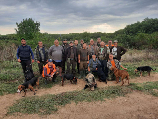 TD Подобаващо откриване на лова на едър дивеч в град Съединение