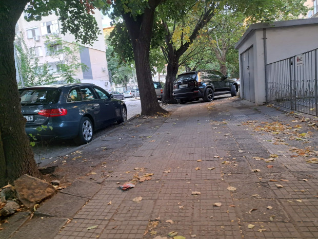 </TD
>За поредно нагло паркиране в Пловдив, сигнализира читател на Plovdiv24.bg.