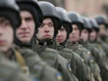 Бен Уолъс призова Украйна да засили мобилизацията на младежи, за да не намалява темпа на контранастъплението