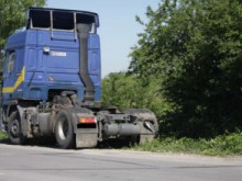 Не спазват забраната за движение на тежкотоварни автомобили в областта