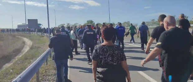 TD Блокадата на автомагистрала Струма при километър 59 продължава предаде репортер