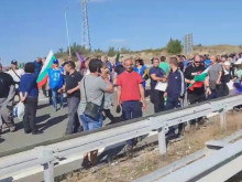 Остава блокадата на АМ "Струма" край Дупница